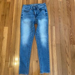 American Eagle super stretch skinny jeans size 2 blue
